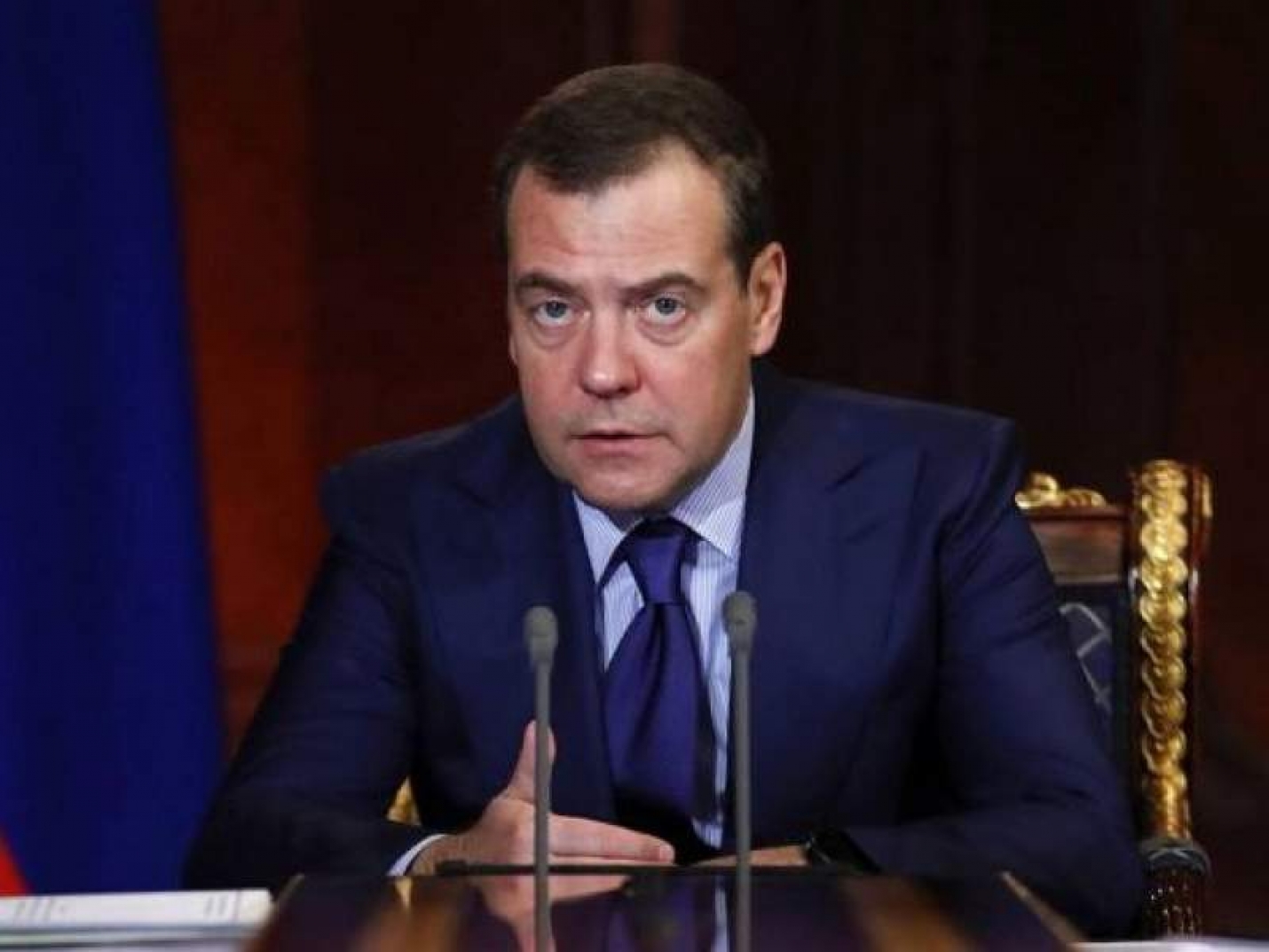 Дмитрий Медведев заявил о тройном ударе по российской экономике